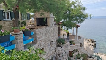 House (Two Bedroom Holiday Home with Sea Vie) | Exterior