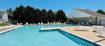 Townhome with a community pool and sleeps up to 8 people!