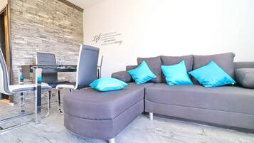 Apartment (Two Bedroom Apartment with Terrace an) | Living room