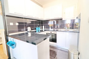 Apartment (Two Bedroom Apartment with Terrace an) | Private kitchen | Fridge - Apartment Marjana Prižba (Blato)
