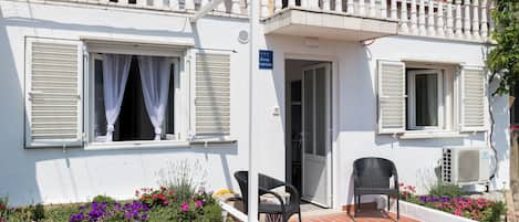 Apartamento (One Bedroom Apartment with Terrace an) | Fachada