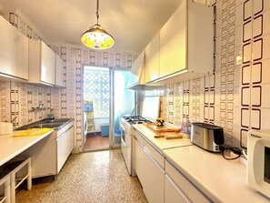 Private kitchen - Junto a la Playa, Parque y Jardines, con Terraza y Todos los Servicios (Rincón de la Victoria)