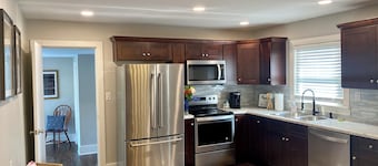Kentucky Comfort Central Retreat, 2 Bedroom Home