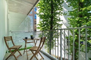 Balcony - Modern Studio for 2 by Renters (Poznan)