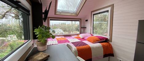 واي فاي وملاءات أسرّة