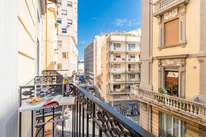 Family Apartment, Multiple Bedrooms, 2 Bathrooms (Miss Ren's Home) | Property grounds - Heart of Napoli (Naples)