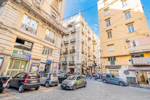 Family Apartment, Multiple Bedrooms, 2 Bathrooms (Miss Ren's Home) | Exterior - Heart of Napoli (Naples)