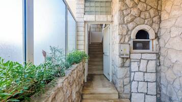 Apartamento (Two Bedroom Apartment with Terrace an) | Fachada