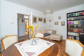 Apartment (Two Bedroom Apartment with Terrace an) | Living room