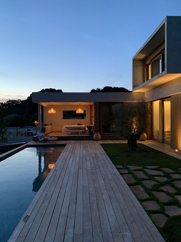 Pool - 3 Bedroom Private vacation home in Marseille (Marseille)