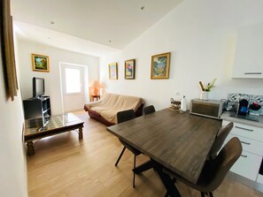Living area - "Le Pégase" (La Ciotat)