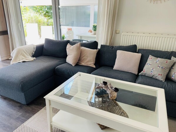 Smart TV, fireplace - Ferienhaus Seenah. 5 Min zum Hainer See - Eigene Fewo - Ideal für 4 Personen - (Neukieritzsch)