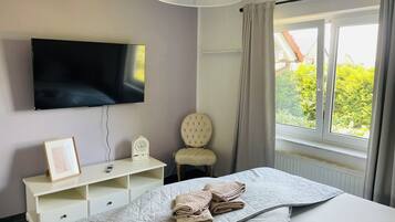2 bedrooms, iron/ironing board, travel cot, WiFi