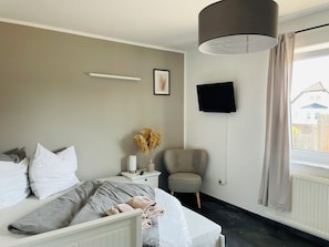 2 soverom, strykejern/-brett, reiseseng for barn og wi-fi (inkludert)