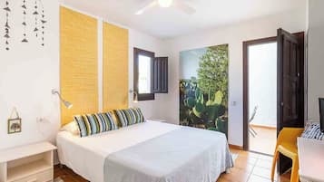 2 chambres, fer et planche Ă  repasser, draps fournis