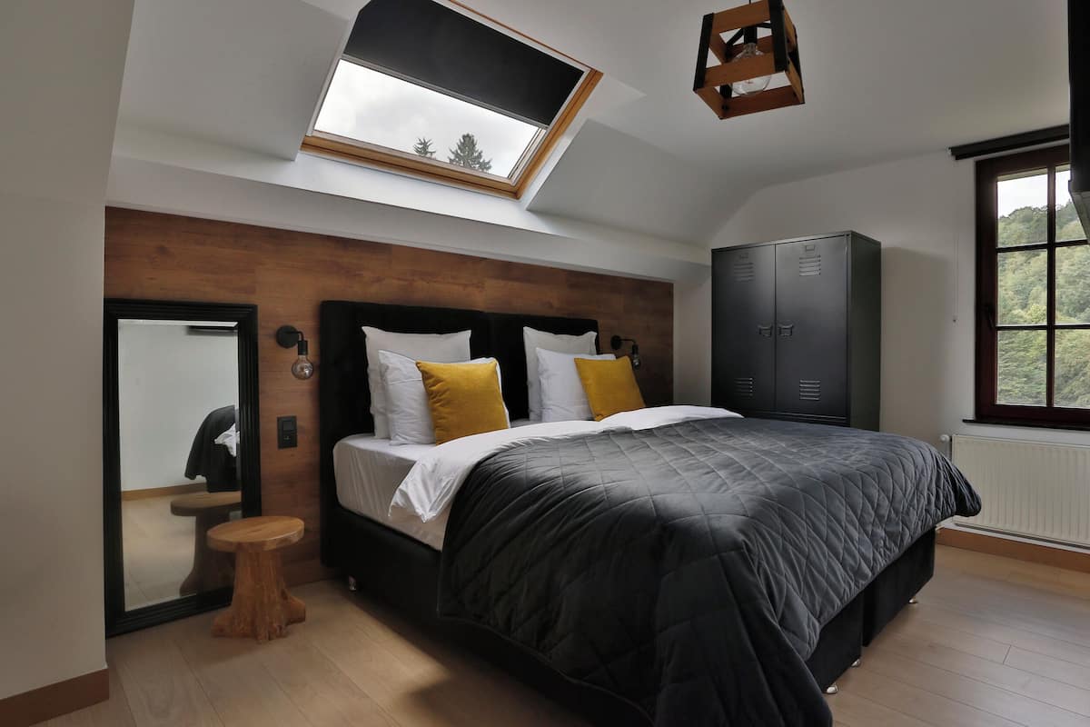 Family Room, Private Bathroom | 1 bedroom, soundproofing, free WiFi, bed sheets