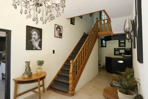 Quầy tiếp tân