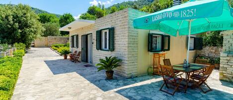 House (Two Bedroom Holiday Home with Terrace) | Terrace/patio