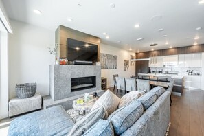 TV, fireplace