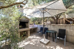 House (Three Bedroom Holiday Home with Terra) | Terrace/patio - Olive's Garden House (Vela Luka)