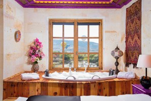 Grand Double Room, Non Smoking, Garden View | Jetted tub - Moonstone in Cappadocia (Nevsehir)
