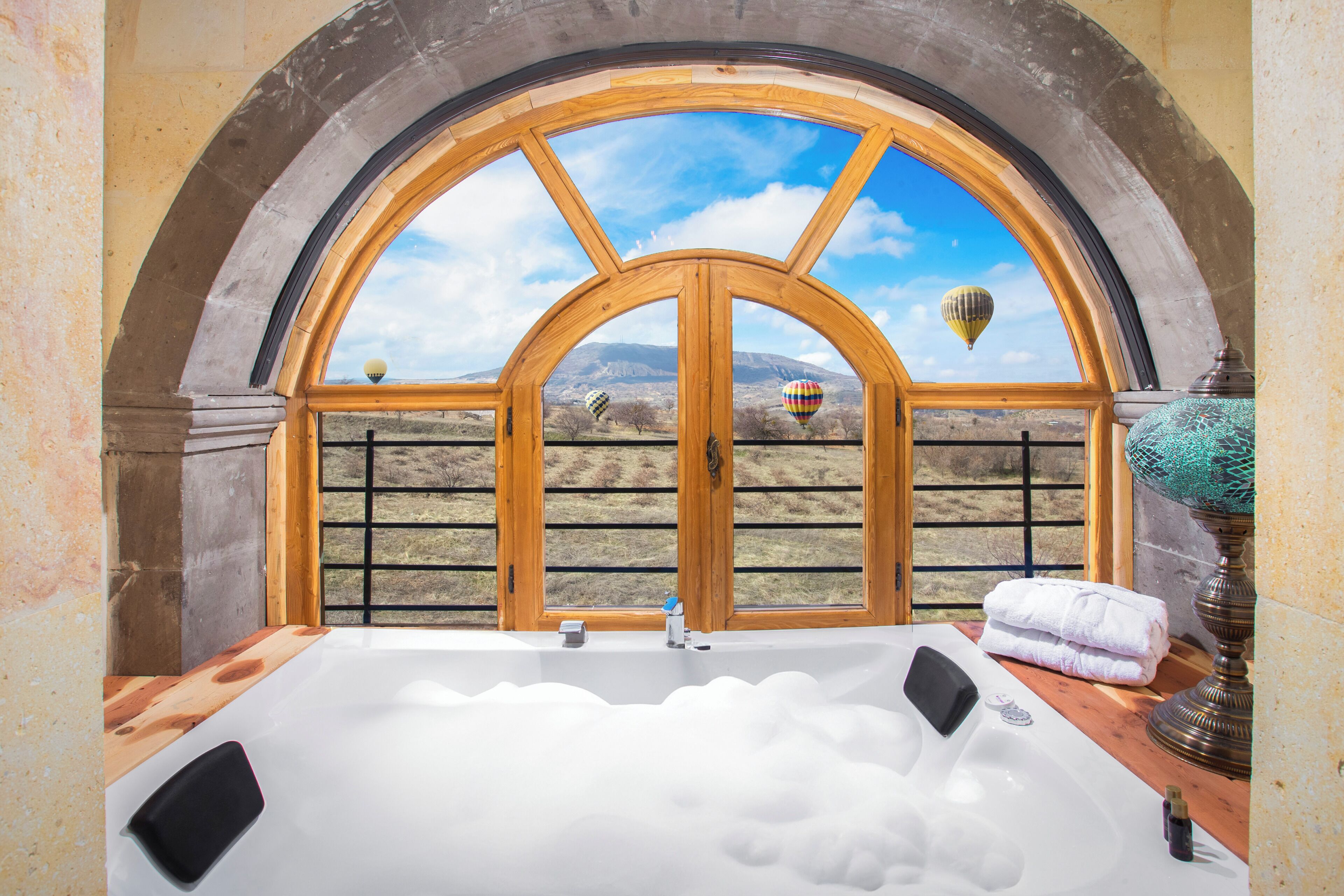 Deluxe Double or Twin Room, Non Smoking, Bathtub | Premium bedding, Select Comfort beds, minibar, individually decorated