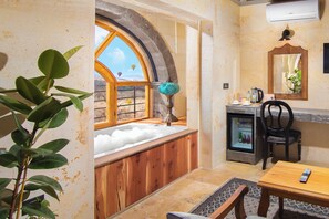 Deluxe kamer, 1 twee- of 2 eenpersoonsbedden, niet-roken, bad | Luxe beddengoed, Select Comfort-bedden, een minibar