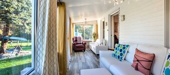 Grand Saltwater Oasis
Retreat !!