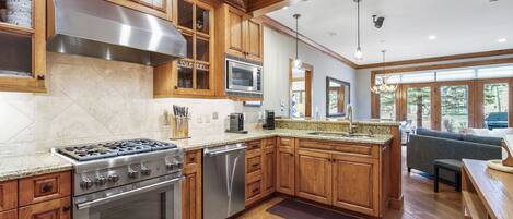 コンドミニアム 1 ベッドルーム | 専用キッチン | 冷蔵庫