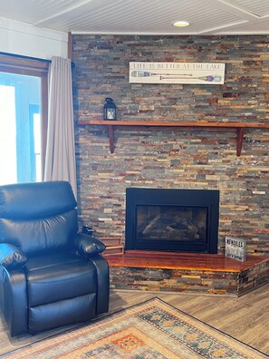 Interior - Beautifully Renovated 2 Bedroom Beach Villa on Mille Lacs Lake (Onamia)