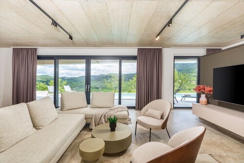 Villa Butoniga Hills - luxuriöse Villa mit Pool