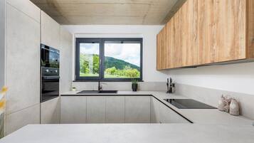 Fridge, microwave, oven, dishwasher