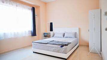 4 chambres, fer et planche à repasser, Wi-Fi, draps fournis