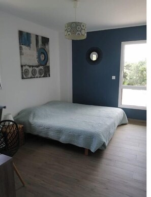 4 bedrooms, iron/ironing board, travel crib, free WiFi