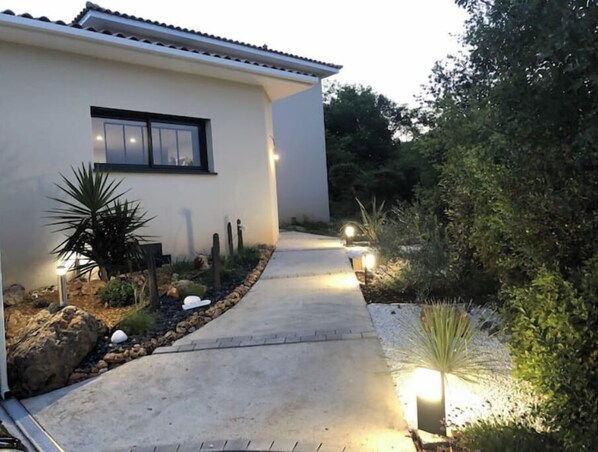 Property grounds - Un Petit Paradis (Causse-de-la-Selle)