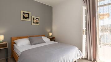 Apartment (Two Bedroom Apartment with Terrace an)