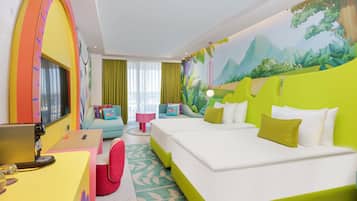 Themed Deluxe Suite | 1 間睡房、迷你吧、房內夾萬、手提電腦工作空間