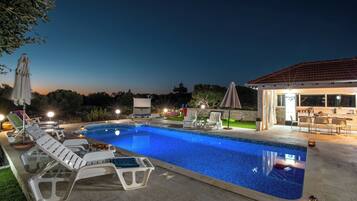 Piscina stagionale all'aperto