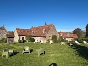 Property grounds - Gite with heated indoor pool on the Opal Coast (Tingry)