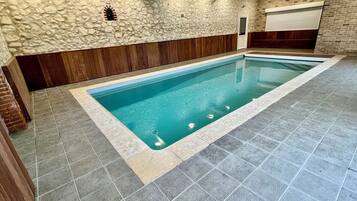 Innenpool, beheizter Pool