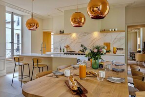Dining - Private Historic Mansion - Center of Bayeux - 5 stars - 3 BR - Garden - Ideal for D-DAY trips (Bayeux)