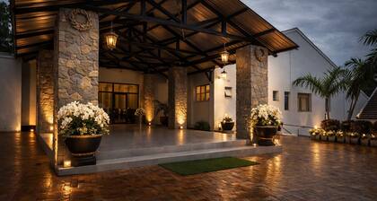 La’ Dukes Resort