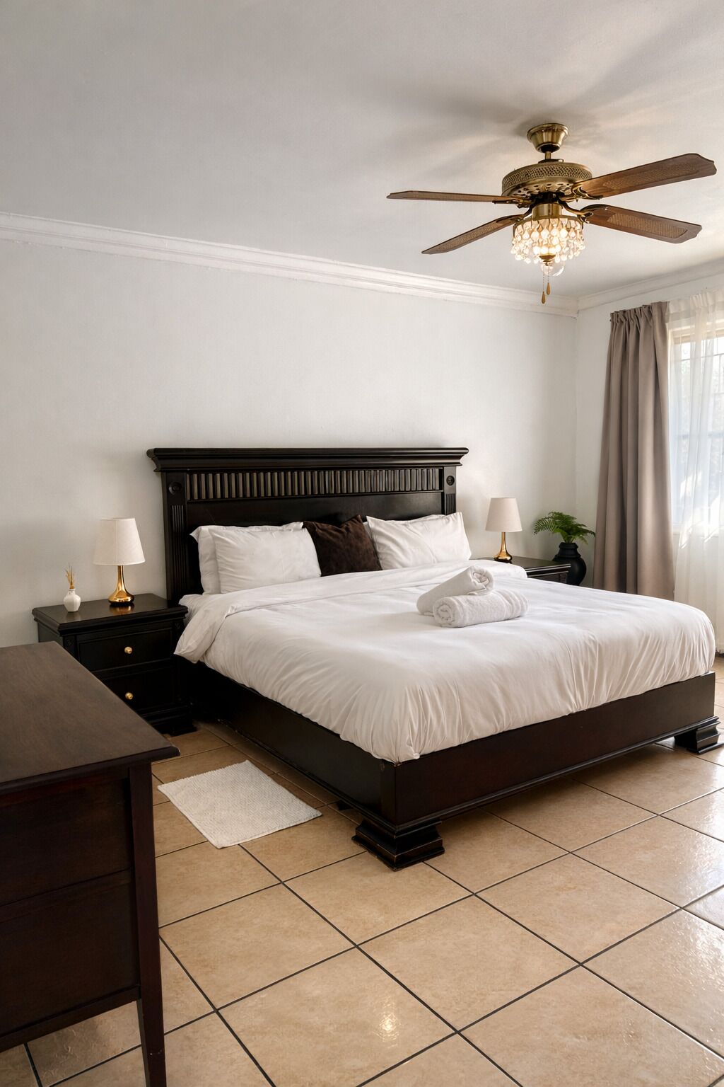 Family House | Free WiFi, bed sheets