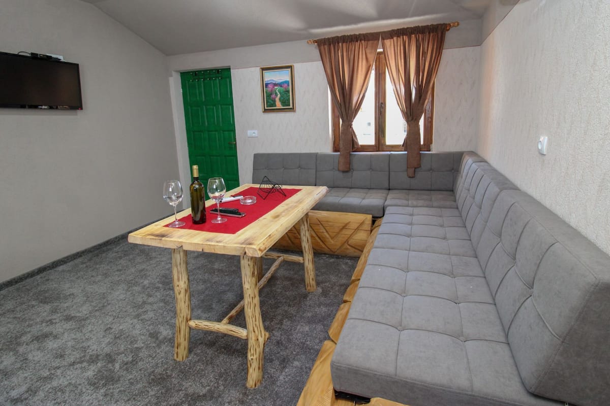 Apartment (One Bedroom Holiday Home (Sutjeska)) | Wohnzimmer | 32-Zoll-Flachbildfernseher mit Digitalempfang