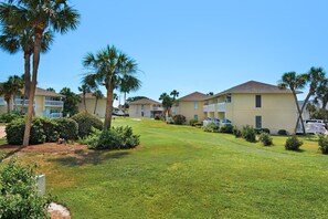 コンドミニアム キングベッド 1 台 (Sandpiper Cove 1016) | 施設の敷地