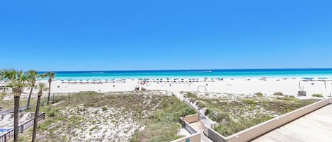 Condo, varias camas (Dunes of Panama 205D) | Playa | En la playa