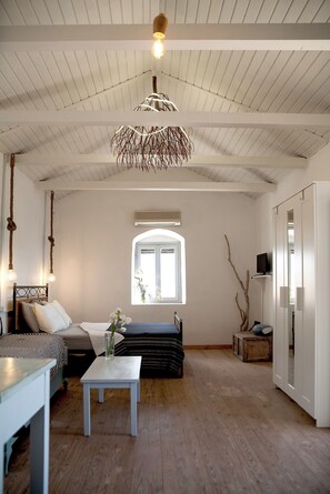 1 bedroom, iron/ironing board, free WiFi, bed sheets - Unique Hideaway with Serene Panoramic views! (MG9G+673 Kalyvia, Greece)