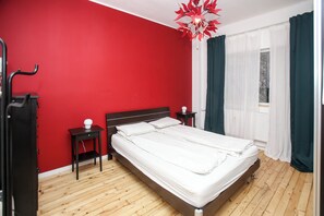 2 Schlafzimmer, BĂŒgeleisen/BĂŒgelbrett, WLAN, BettwĂ€sche