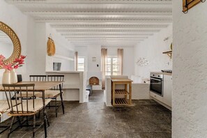Dining - Pink Pelican Pool House ~ Amazing 2 Bed Villa Center Mykonos with free Parking  (Mikonos town)