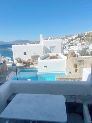 Outdoor pool - Pink Pelican Pool House ~ Amazing 2 Bed Villa Center Mykonos with free Parking  (Mikonos town)